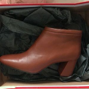 Brand new Aerosoles Head North Booties